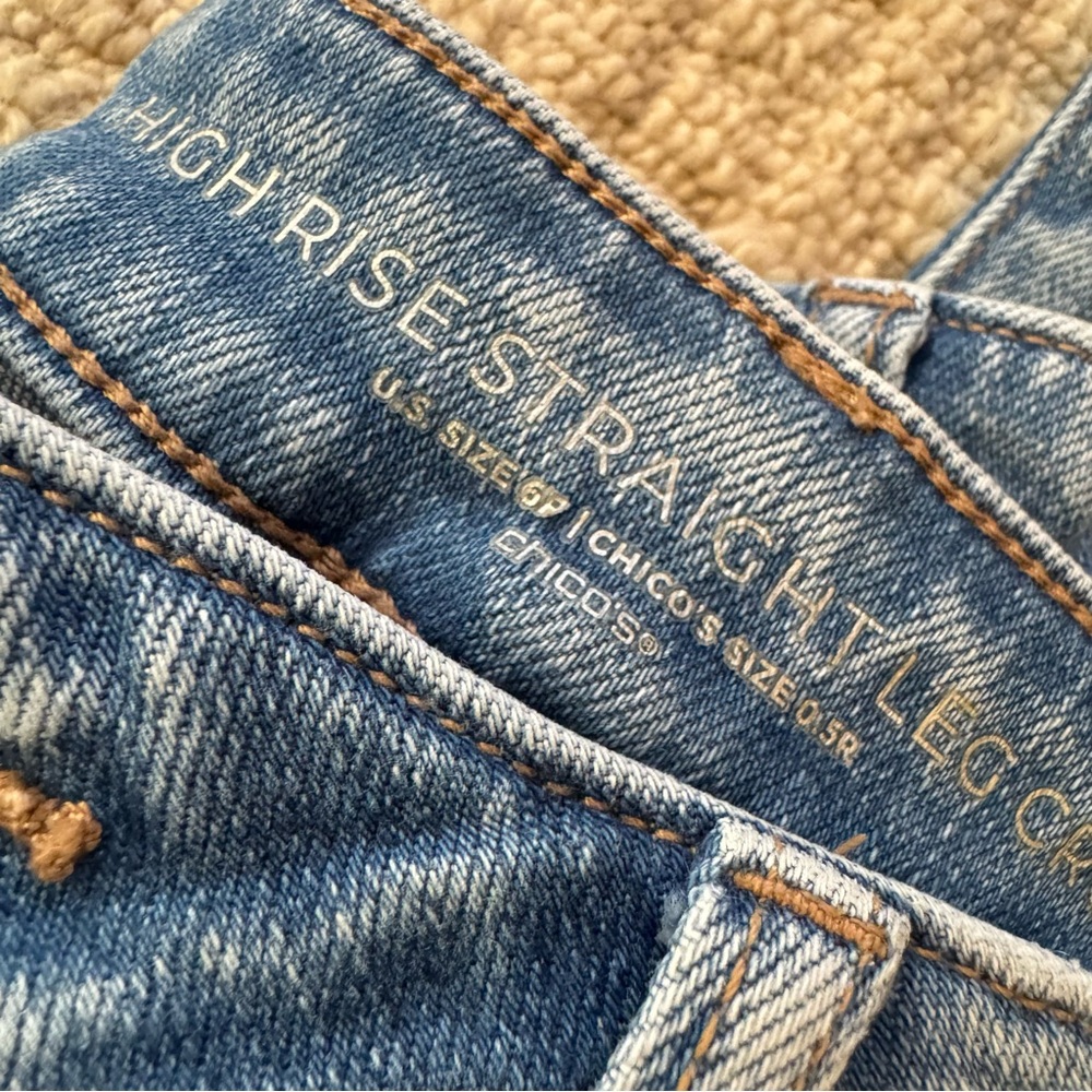 Chico’s Mid Wash High Rise Wide leg copped cutoff Jeans size 6/29 - Picture 2 of 5